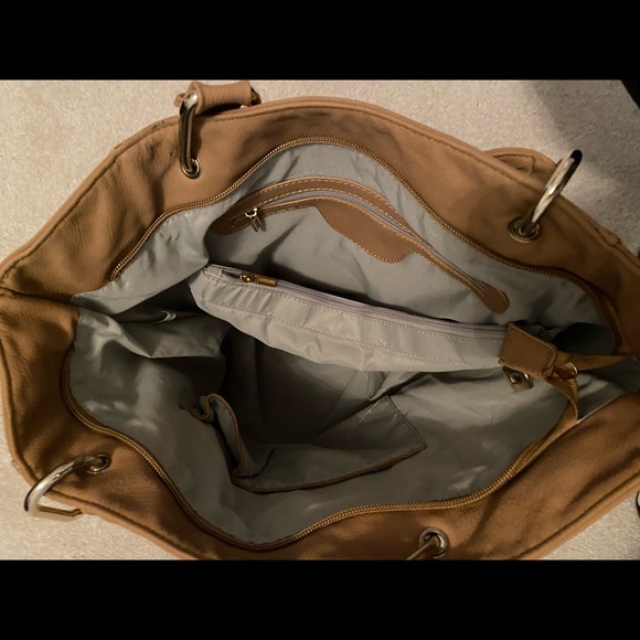 Tory Burch Purse - Two looks in one! - Picture 2 of 3